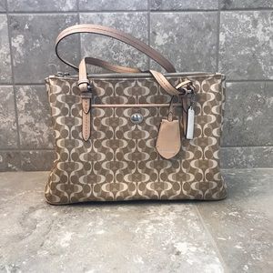 Coach Peyton Dream Double ZIP Carryall Handbag
